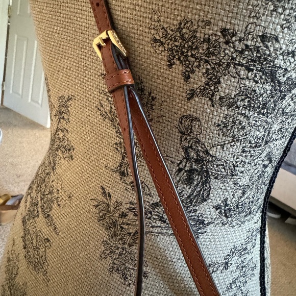 Michael Kors Crossbody - Picture 4 of 7